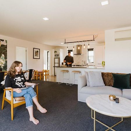 4 - Charming Space, Just A Stone Throw From Central Wanaka Ngoại thất bức ảnh