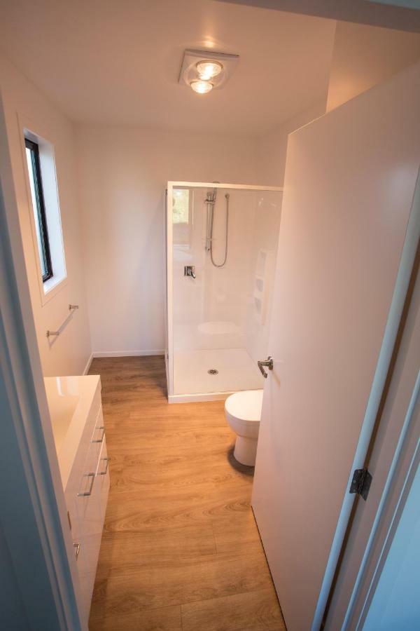 4 - Charming Space, Just A Stone Throw From Central Wanaka Ngoại thất bức ảnh